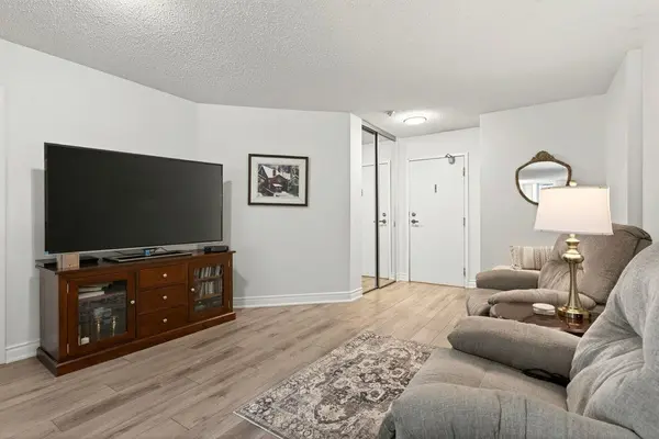 1237 North Shore BLVD E #803, Burlington, ON L7S 2H8