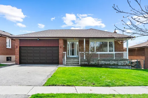 583 Queens DR, Toronto W04, ON M6L 1N2