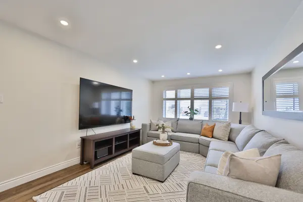 2531 Mainroyal ST, Mississauga, ON L5L 1E1