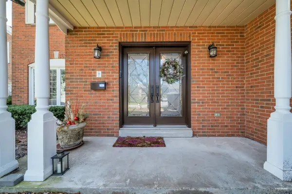 2434 Deer Run AVE, Oakville, ON L6J 6K9
