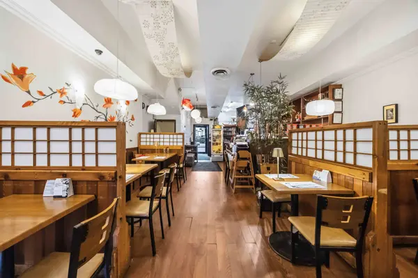 293 Roncesvalles AVE, Toronto W01, ON M6R 2M3