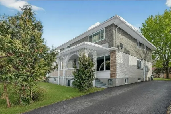 2666 Regina ST, Britannia - Lincoln Heights And Area, ON K2B 6X8