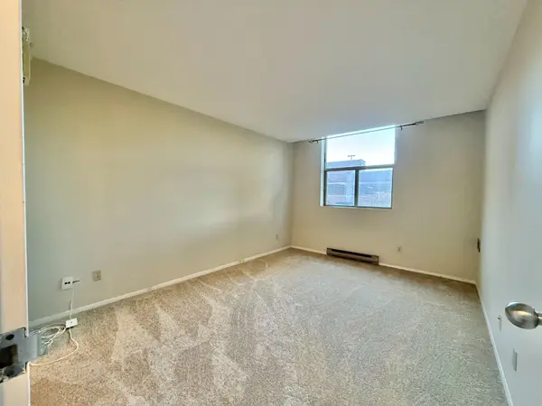 2760 Carousel CRES #102, Blossom Park - Airport And Area, ON K1T 2N4