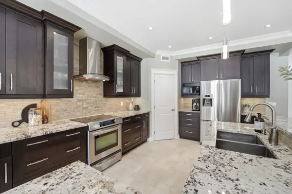 476 Ancaster AVE, Woodroffe, ON K2B 5B7