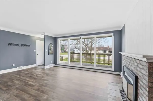 40 Nickerson AVE, St. Catharines, ON L2N 3M4