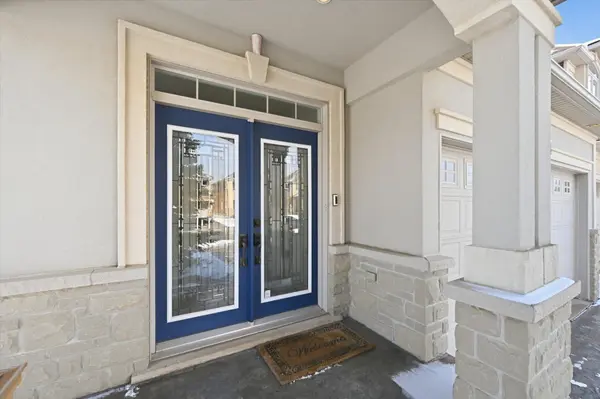 444 DICENZO DR, Hamilton, ON L9B 0B3