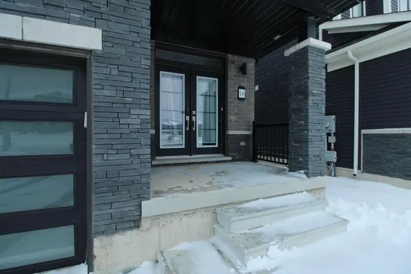 16 Peach ST, Thorold, ON L2V 0K1