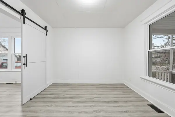 27 Albert ST, Welland, ON L3B 4L1