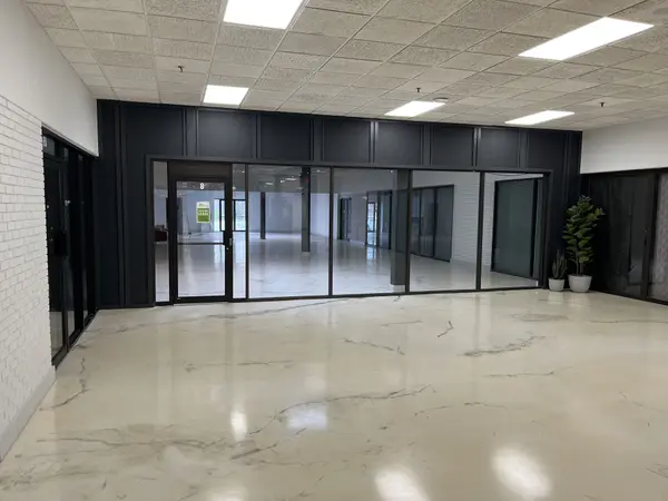 51 Front ST E #8, Strathroy-caradoc, ON N7G 1Y5