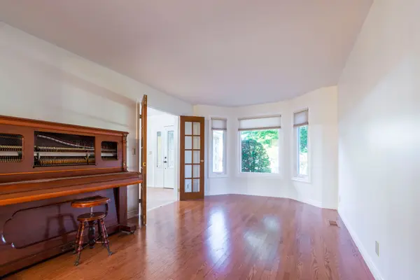 37 Dungannon DR, Belleville, ON K8P 5E7