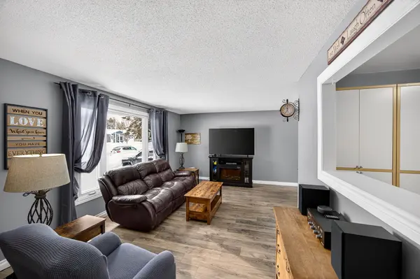 15 Henderson ST, Carleton Place, ON K7C 3Z1