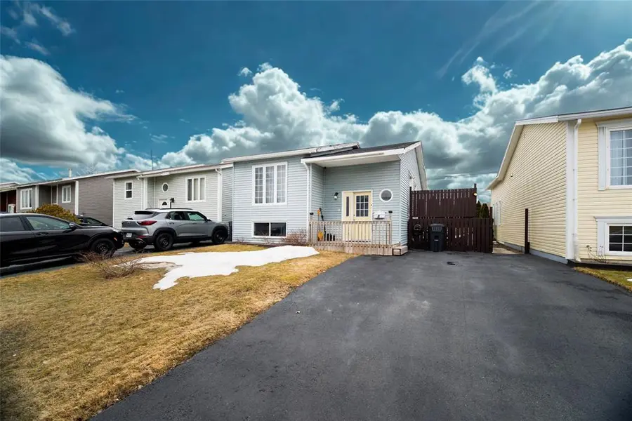 8 Jane Heights, Paradise, NL A1L 1E6