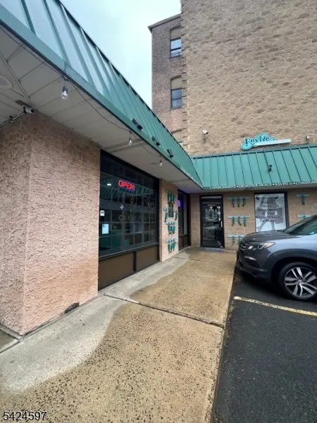 30 S Doughty Ave, Somerville Boro, NJ 08876