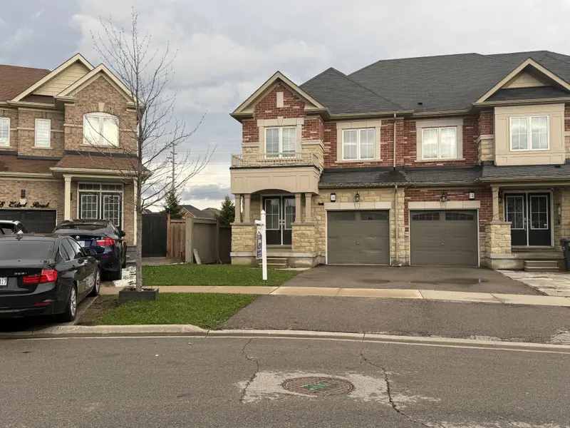 16 Edsel RD, Brampton, ON L7A 4K6