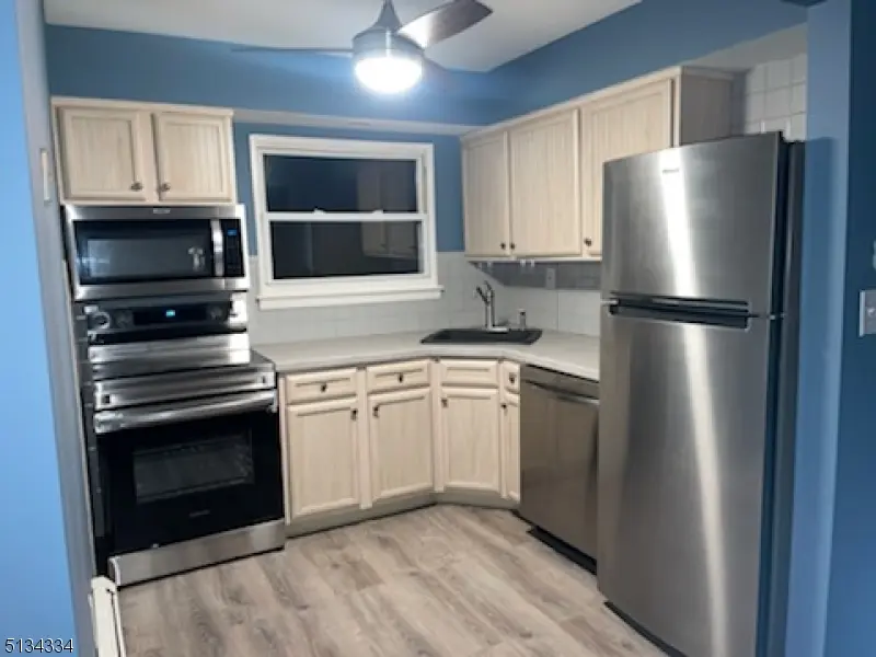 527 Andria Ave #222, Hillsborough Twp., NJ 08844