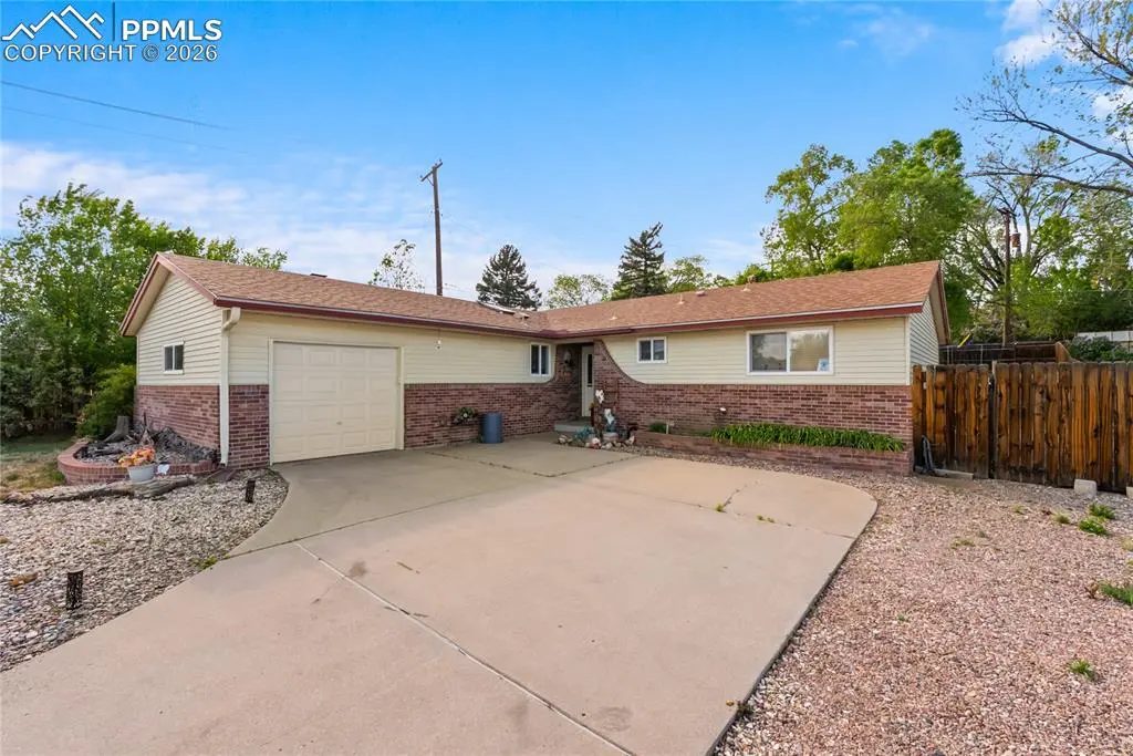 2408 Bandelier DR, Colorado Springs, CO 80910