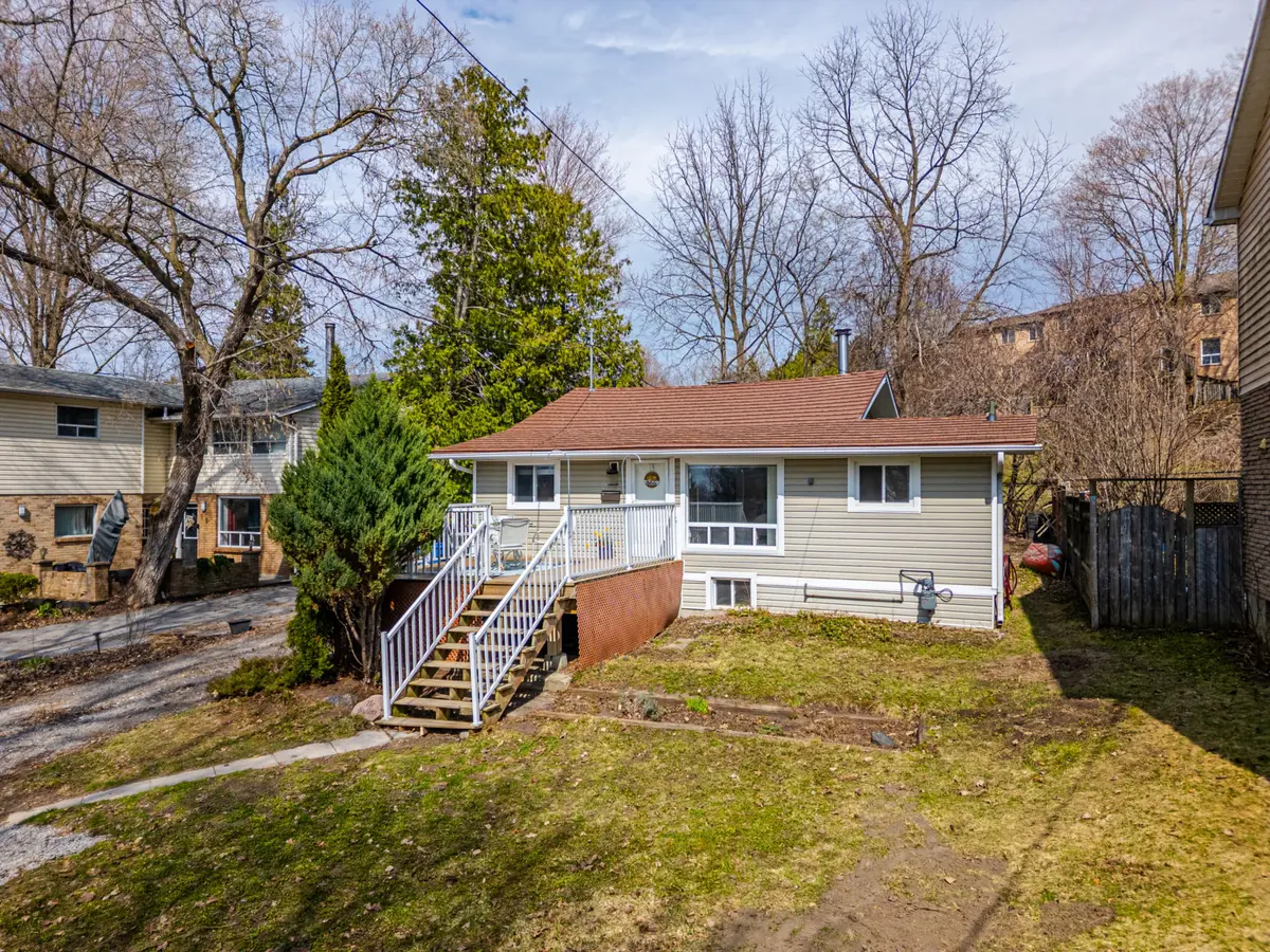 37 Pineway AVE, Georgina, ON L4P 1X7
