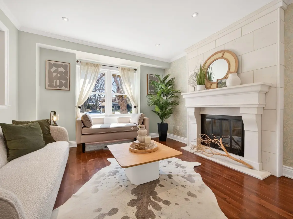 3976 Taffey CRES, Mississauga, ON L5L 2A7