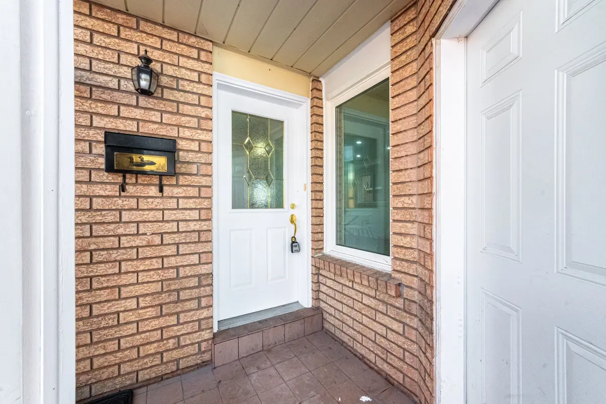 237 Bufford DR, Brampton, ON L6Y 4W1