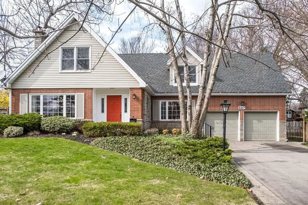 587 Sharalin CT, Burlington, ON L7T 2N7