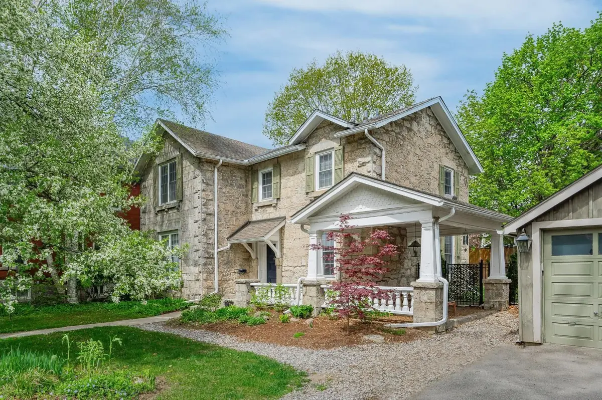 15 Liverpool ST, Guelph, ON N1H 2K8