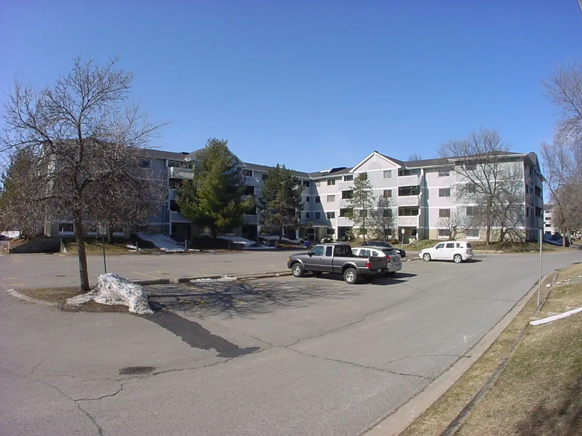 214 Viewmount DR #310, Cityview - Parkwoods Hills - Rideau Shore, ON K2E 7X3