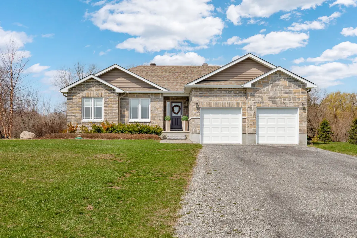 3012 Drew DR, North Dundas, ON K0E 1W0