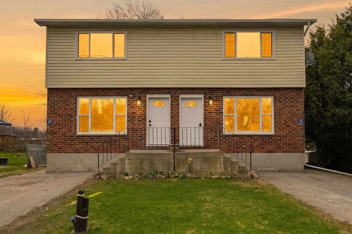 43-45 Railway ST, Lansdowne Village, ON K0E 1L0
