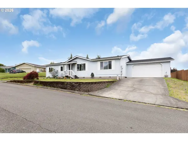 150 ADAMS LOOP, Roseburg, OR 97471