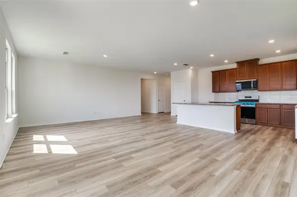 4105 Buffalo Grass Trail, Crandall, TX 75114