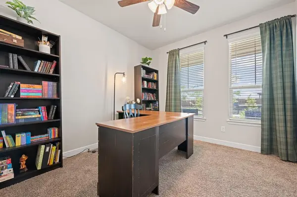 5709 Round Hill Road, Denton, TX 76210