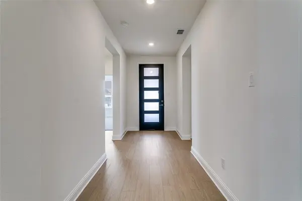 102 Hudson Lane, Justin, TX 76247