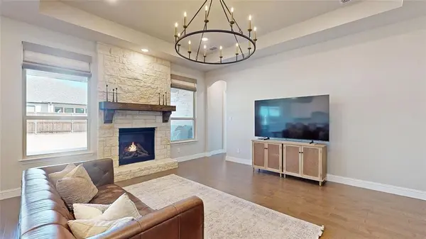 817 Fallbrook Avenue, Denton, TX 76210