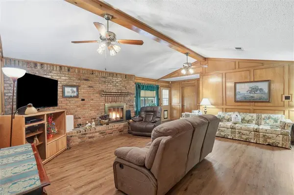 8076 County Road 1202, Cleburne, TX 76031