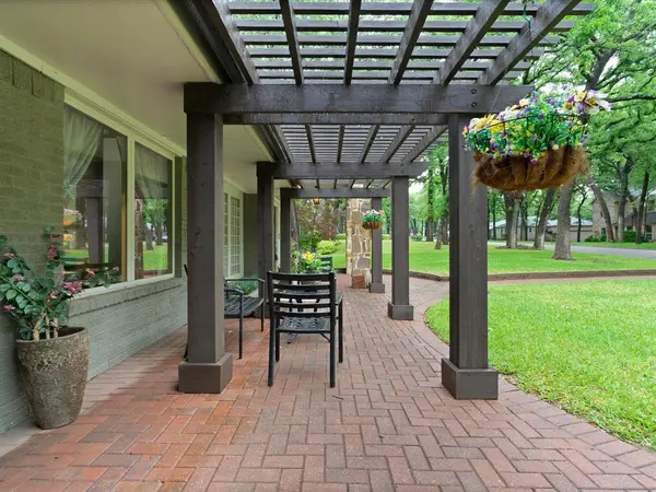 3402 Marsh Lane, Grapevine, TX 76051