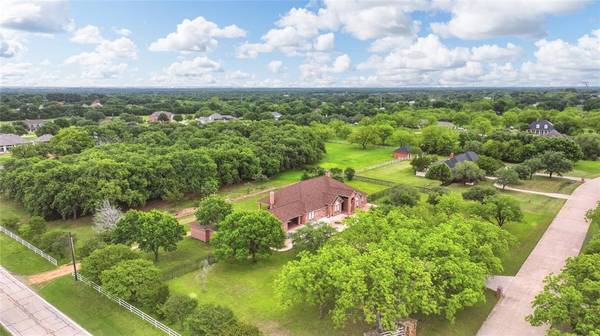 6375 Pecan Hollow Lane, Burleson, TX 76028