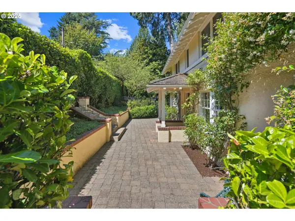 1803 S RIVERDALE RD, Portland, OR 97219