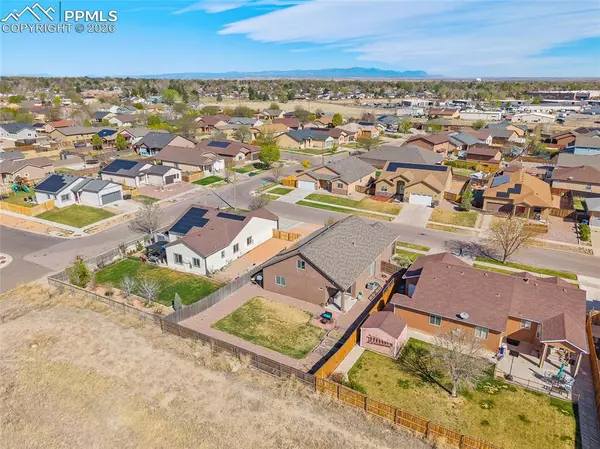 3012 Prairie Hawk LN, Pueblo, CO 81005