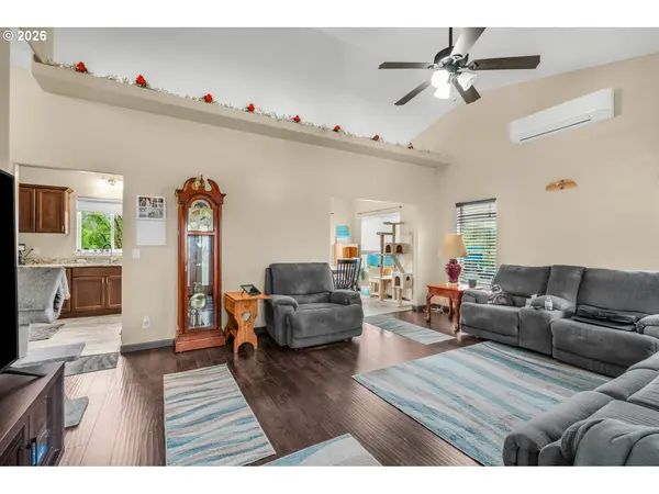 120 LINDA LN, Shady Cove, OR 97539