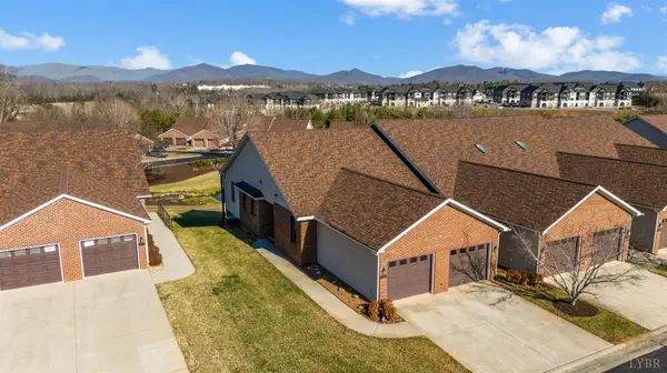 1434 Valley Vista LN, Forest, VA 24551