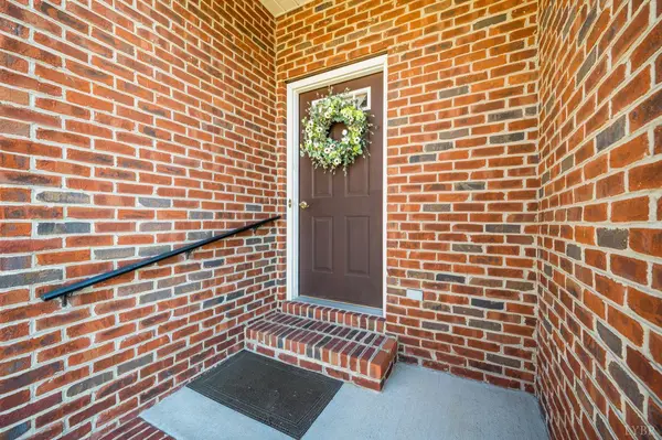 1434 Valley Vista LN, Forest, VA 24551