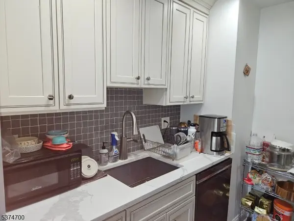 6 RUTGERS DRIVE, Newark City, NJ 07103