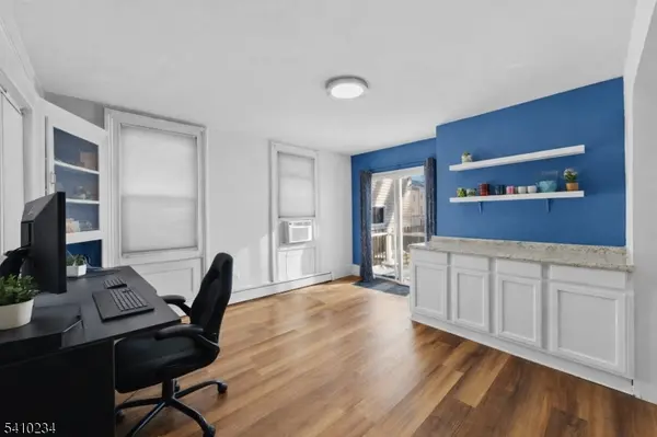 96 W Cherry St, Rahway City, NJ 07065