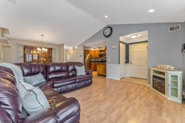 4 Troon Ter, Clinton Twp., NJ 08801