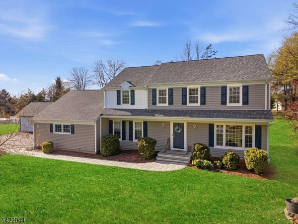 52 Country Squire Way, Branchburg Twp., NJ 08876