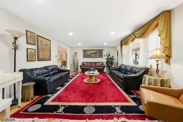 14 Hepworth Pl, West Orange Twp., NJ 07052