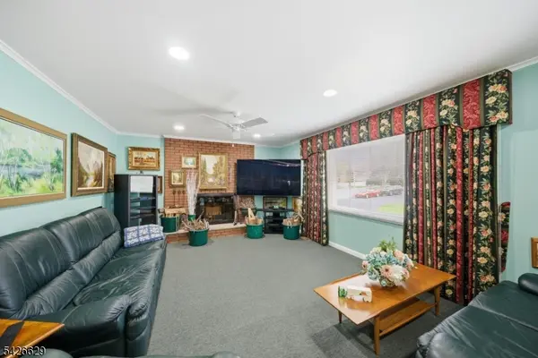 42 Schoolhouse Rd, Randolph Twp., NJ 07869