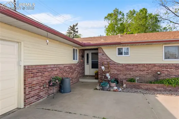 2408 Bandelier DR, Colorado Springs, CO 80910