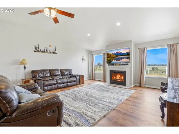 75077 W OREGON LN, Irrigon, OR 97844