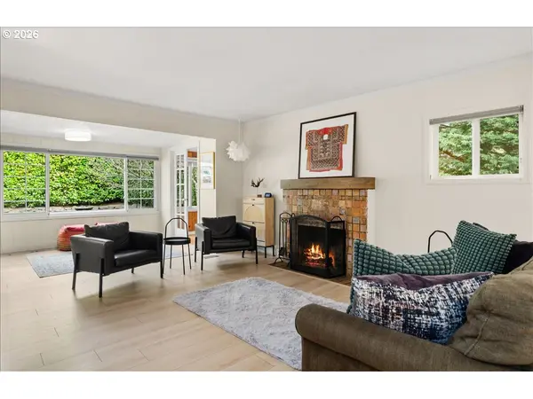 6610 SW CANYON LN, Portland, OR 97225